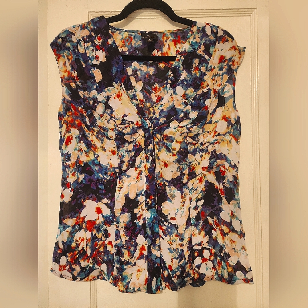 Sleeveless Light-weight Women's Shirt